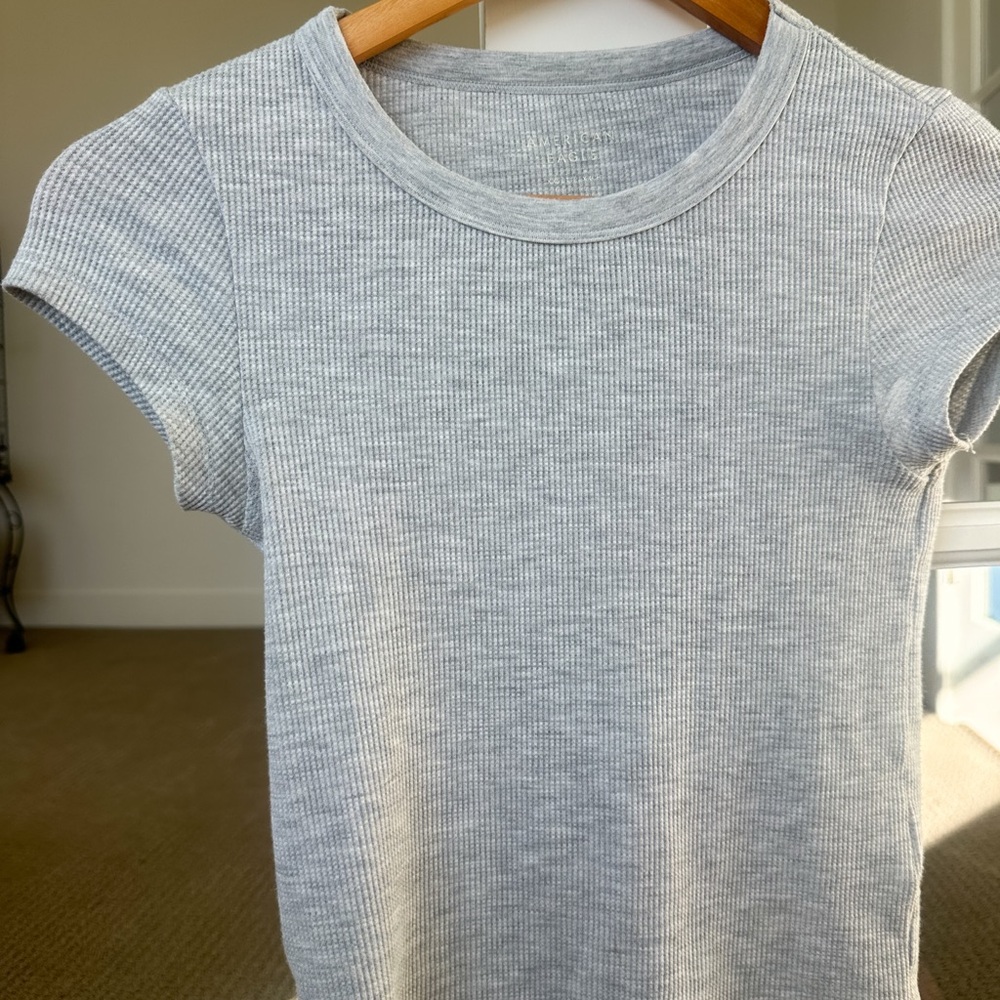 American Eagle Outfitters Gray Short Sleeve Tee